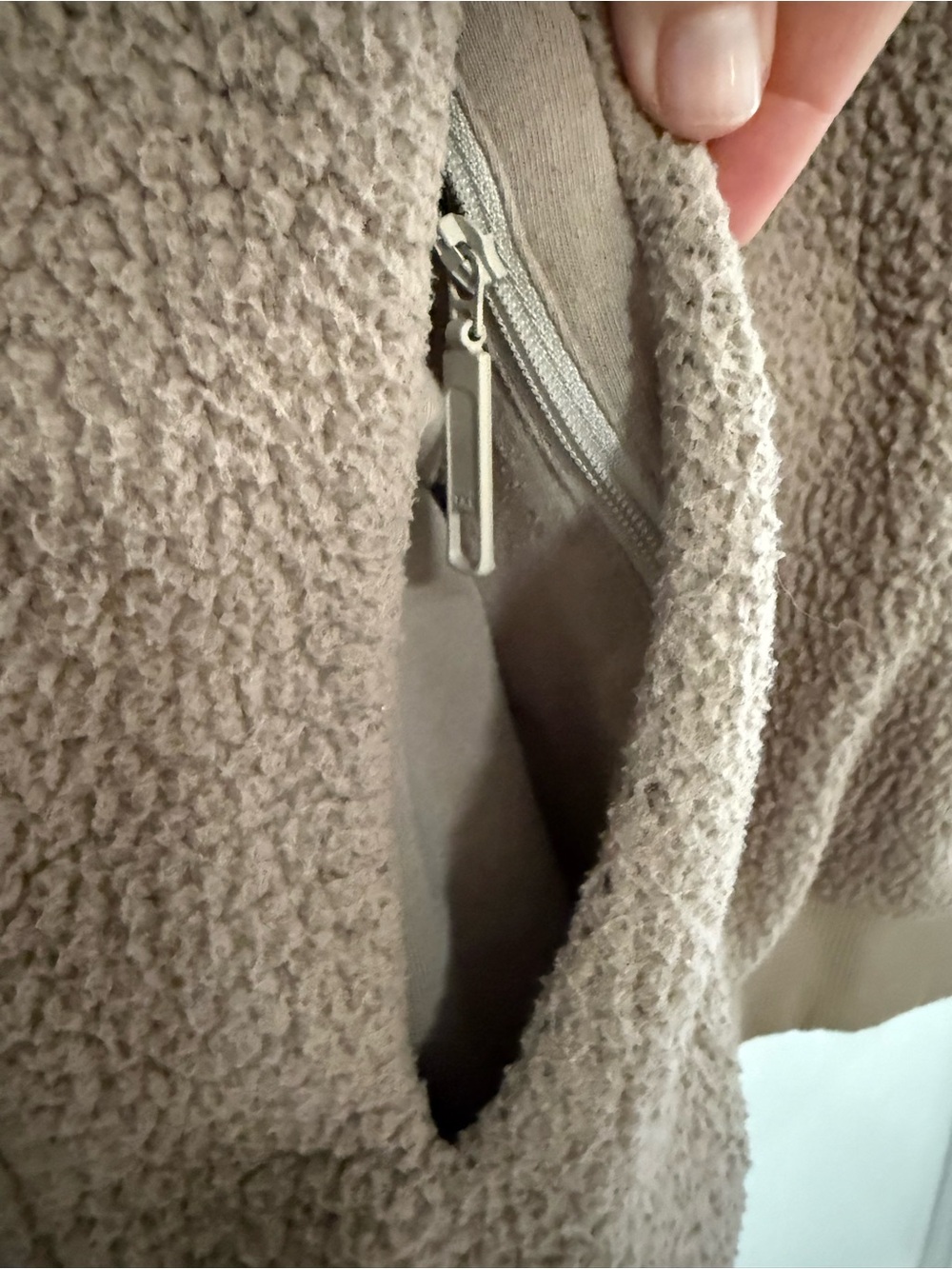 ALO Yoga Sherpa Hoodie in Taupe Beige - Picture 4 of 8